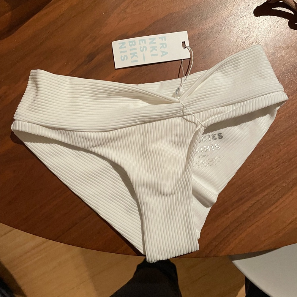 Frankie’s bikinis bottoms
